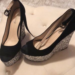 Boutique9 black glitter heels